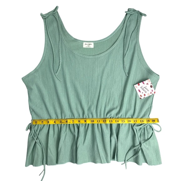 Free Kisses Sleeveless Tank Top – Plus Size 2X Green | Breezy‎ & Lightweight - Picture 7 of 14